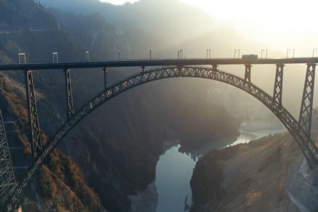 "Sapne nahi, hakiqat bunte hai": Ashwini Vaishnaw shares mesmerising video of Chenab Railway Bridge