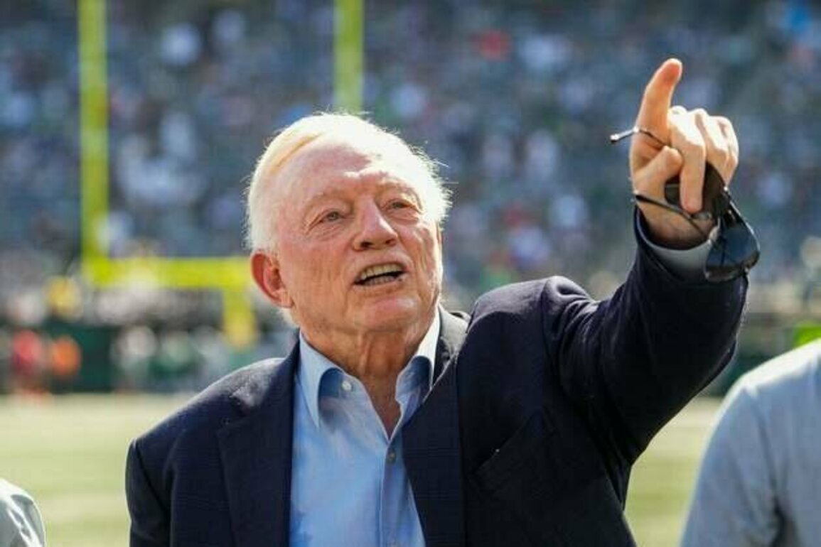 NFL fines Cowboys' Jerry Jones $250K for obscene gesture