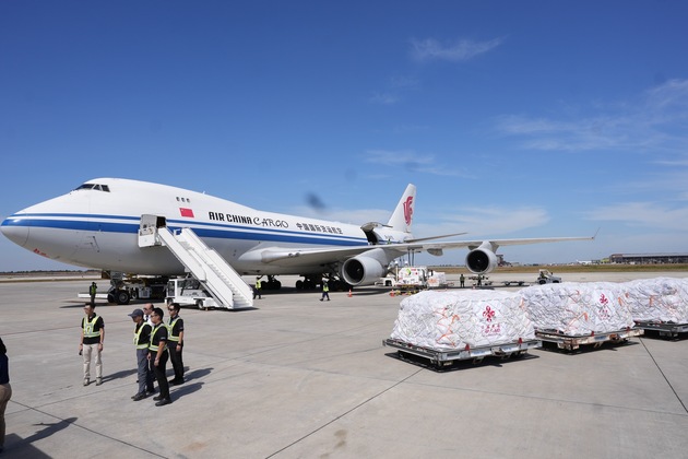 CAMBODIA-PHNOM PENH-CHINA-EMERGENCY HUMANITARIAN SUPPLIES-ARRIVAL (CN)