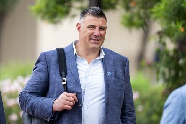 Two days later, Mike Vrabel back with Patriots