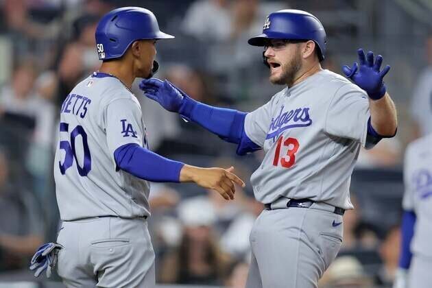 Max Muncy hits 2-run homer to power Dodgers past Yankees