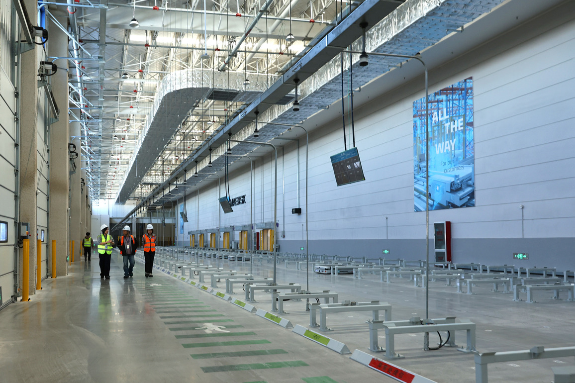 CHINA-SHANGHAI-MAERSK-LIN-GANG LOGISTICS CENTER-OPENING (CN)