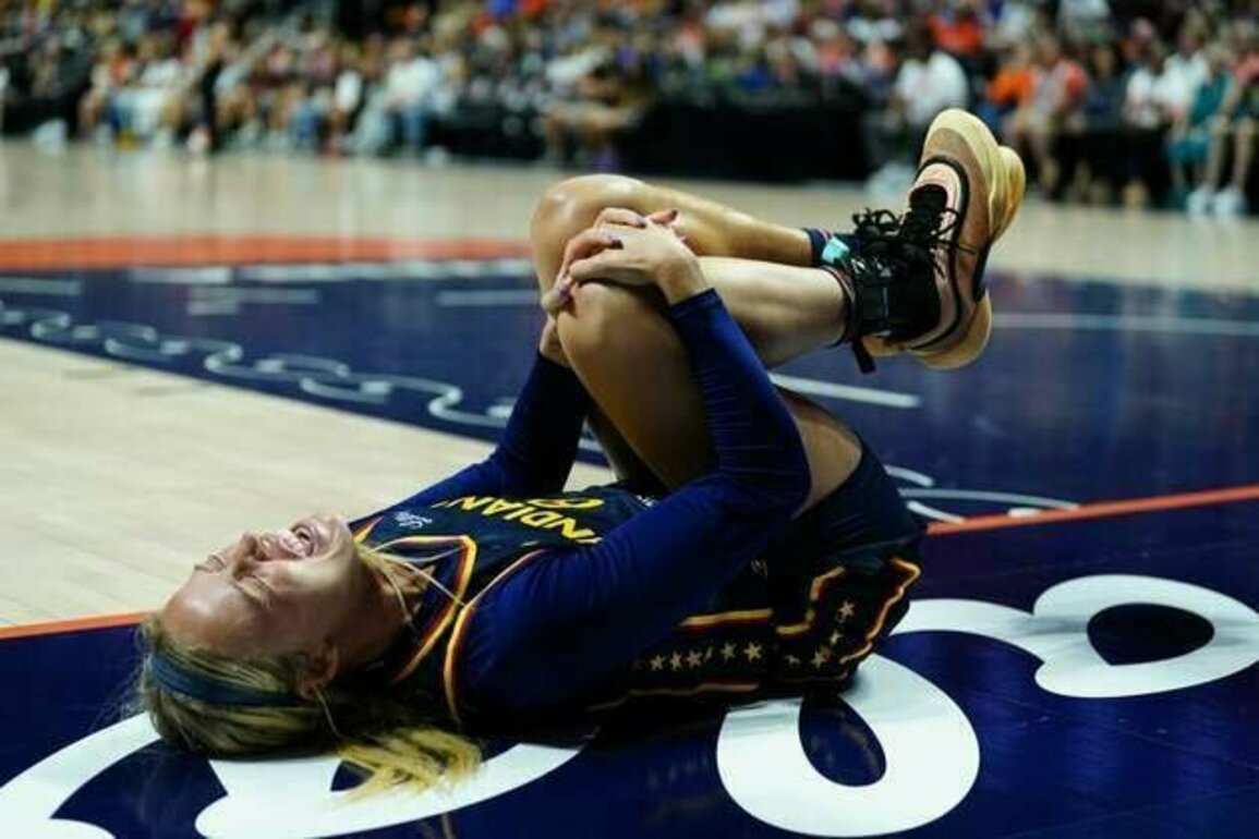 Fever G Sophie Cunningham (knee) exits vs. Sun with injury
