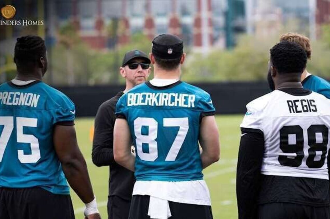 Jaguars 2026 Rookie Minicamp: "We Have to Be Tight"