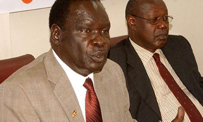 Local traders want minimum investment for foreigners raised Local traders want minimum investment for foreigners raised