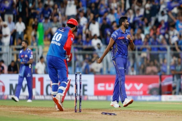 "It's always nice to have someone like Bumrah...": Mitchell Santner after MI-DC clash in IPL 2025
