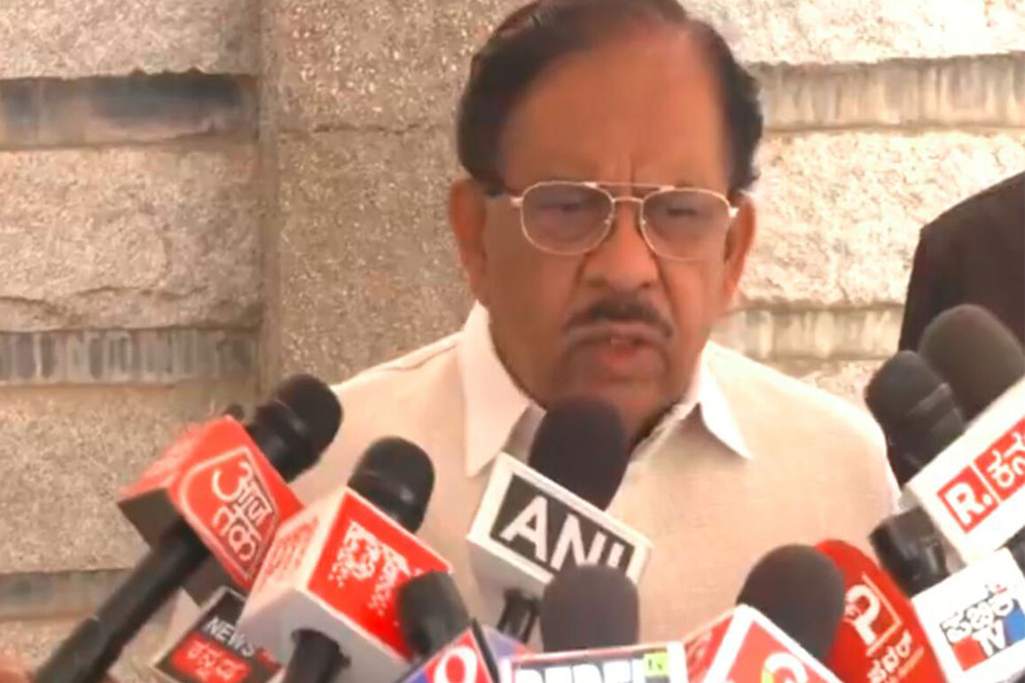 Karnataka Minister G Parameshwara calls for a resolution on the language issue in border areas