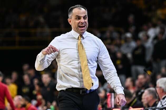 Iowa vies for sixth straight win vs. visiting Northwestern