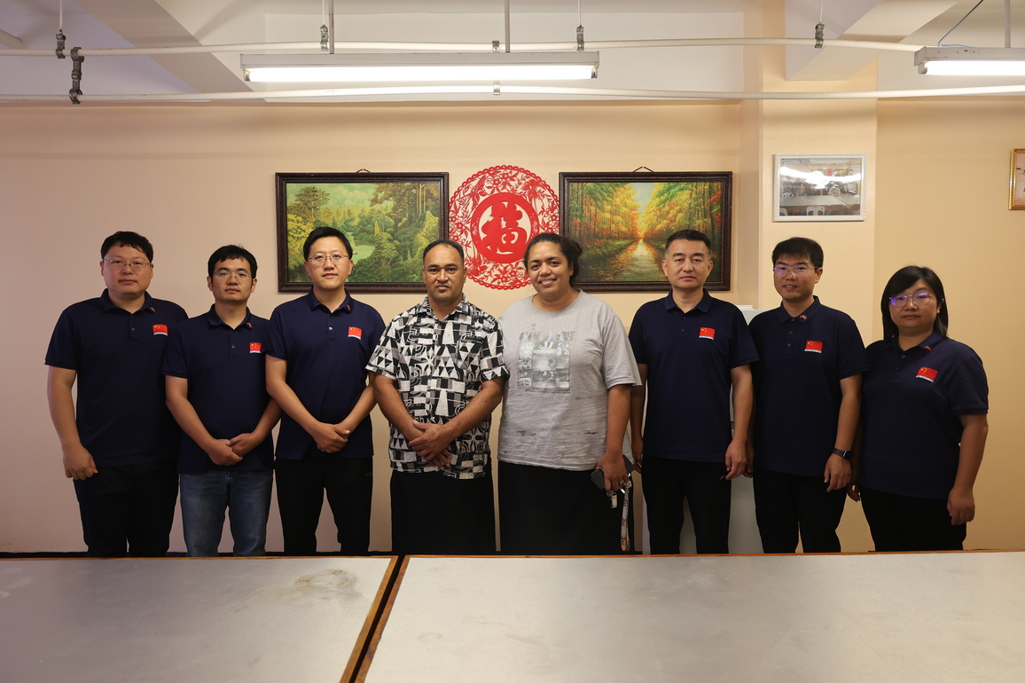 TONGA-NUKU'ALOFA-CHINESE MEDICAL TEAM-TREATMENT