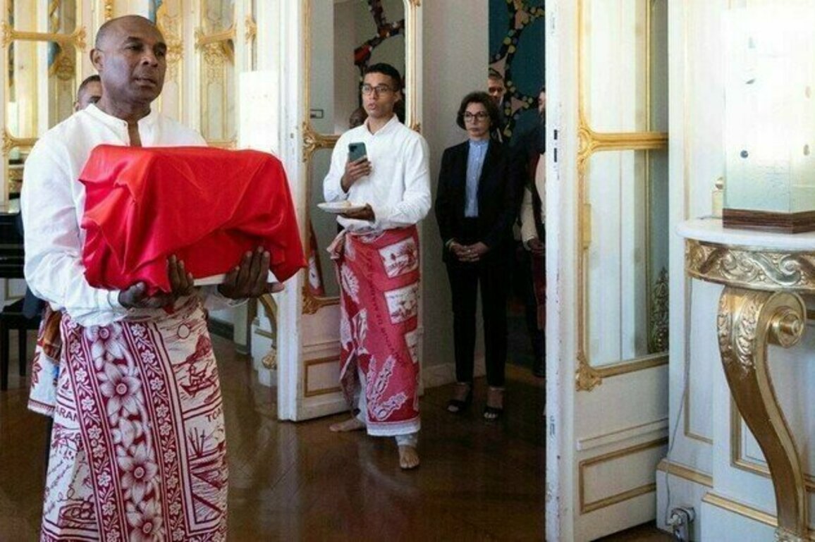 France returns looted human remains to former colony