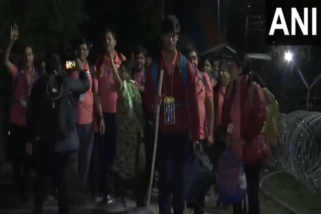 J-K: 8th batch of devotees departs for Amarnath Yatra from Nunwan base camp