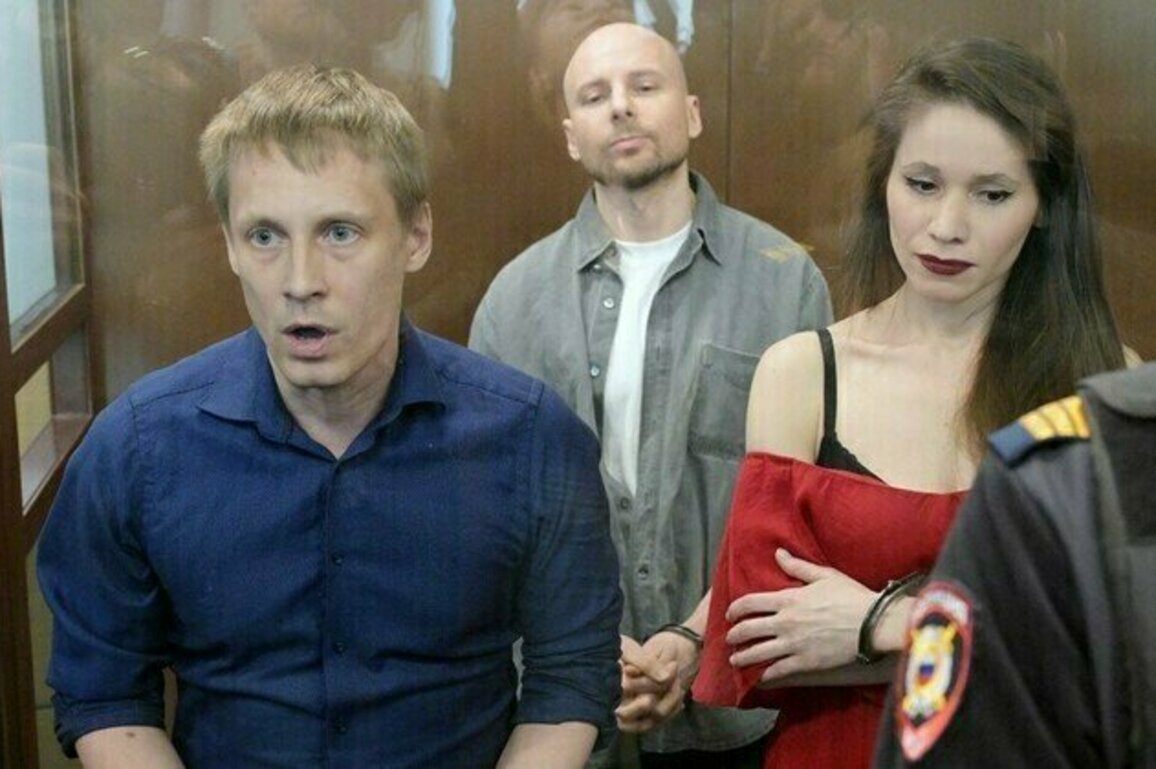 Journalists linked to Navalny jailed