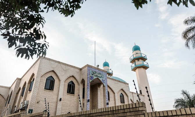 Manhunt after 'extremist' S.Africa mosque attack Manhunt after 'extremist' S.Africa mosque attack