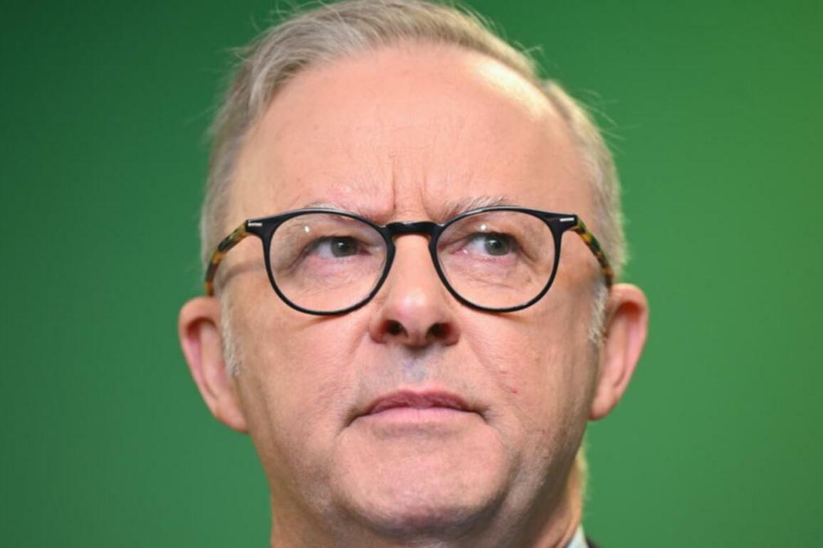 'Unwise'- leader's complacency warning in tight race