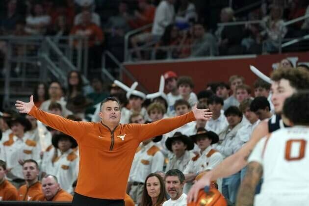 Texas' stiff defense contains Kansas City