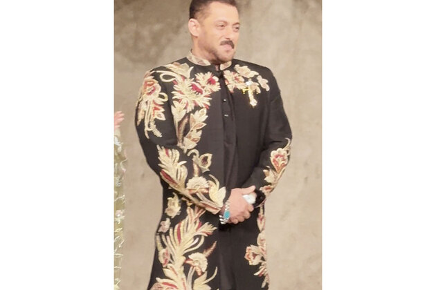 Salman Khan steals limelight in black sherwani as he turns showstopper for designer Vikram Phadnis' milestone show 'Ananta'