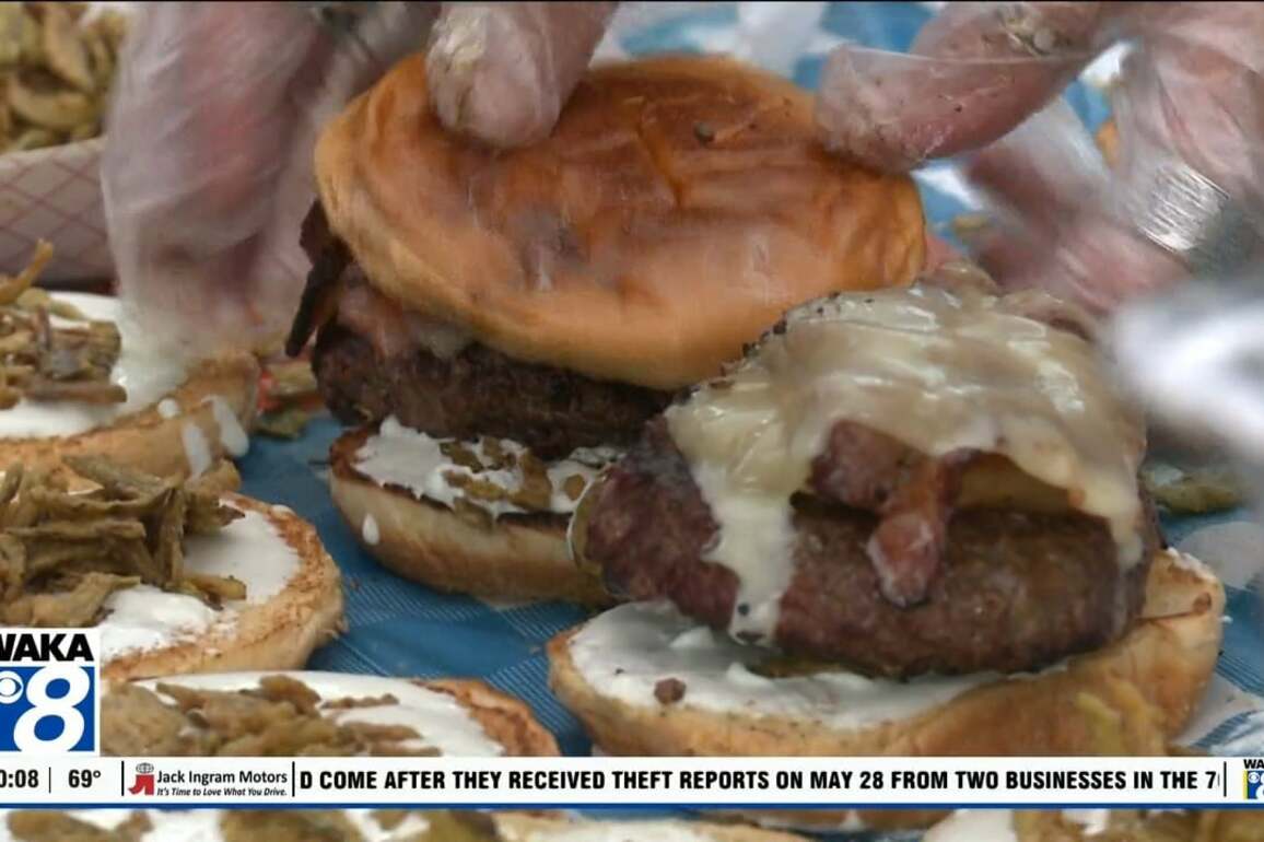 Grillers Compete at 11th Annual Burger Wars in Downtown Opelika - WAKA 8
