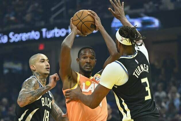 Donovan Mitchell collects 37 as Cavaliers outclass Bucks