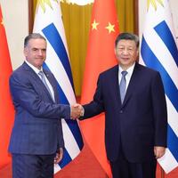 Xi's Album | Xi holds talks with Uruguayan president