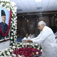 Gujarat CM pays floral tributes to Padma awardee late Joravarsinh Jadav