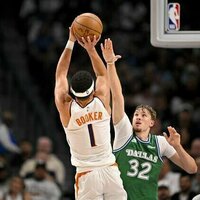 Devin Booker, Suns handle Mavs for 4th straight win