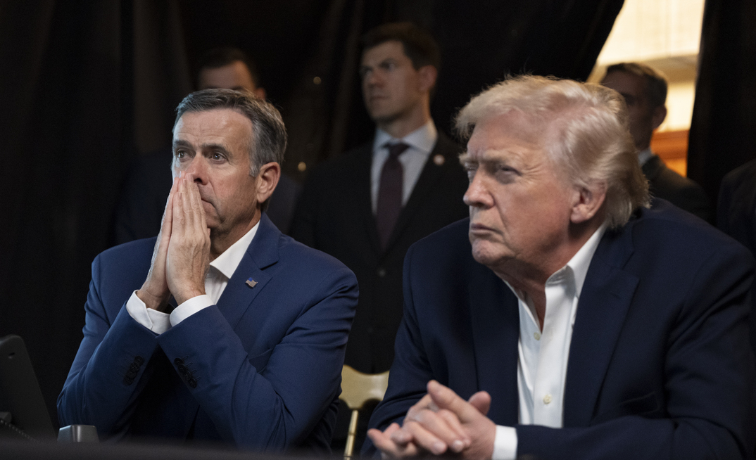 Trump monitora ataques à Venezuela no sábado