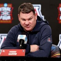 Arizona's Tommy Lloyd agrees to 5-year deal