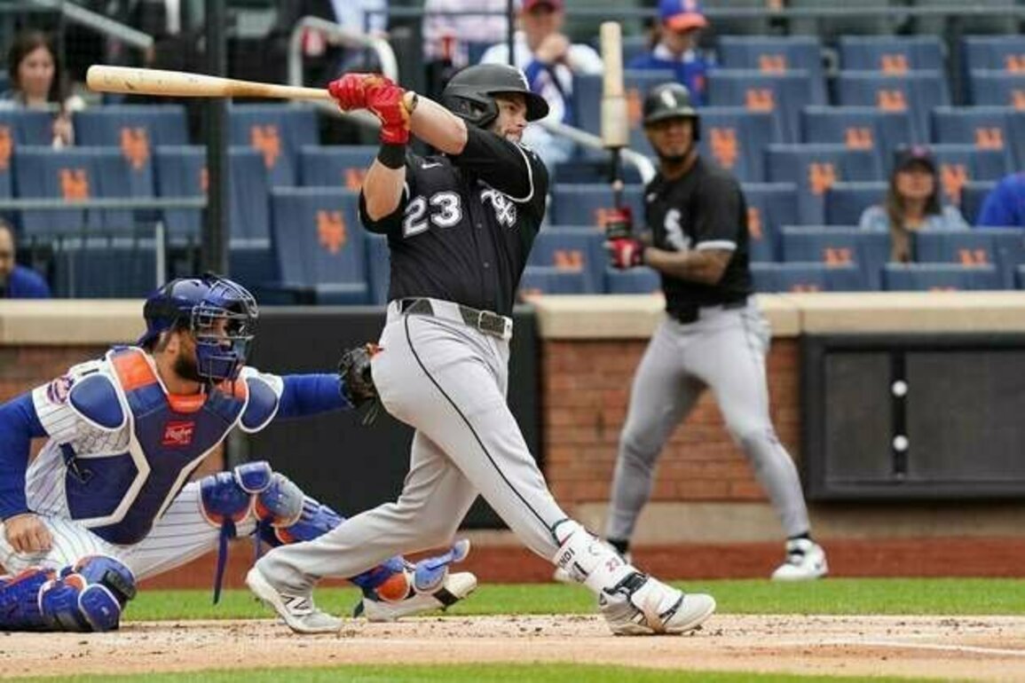 Andrew Benintendi (4 RBIs), White Sox overwhelm Mets