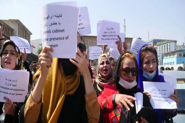 Afghanistan: Female protesters in Kabul urge Taliban to reopen Ministry of Women's Affairs