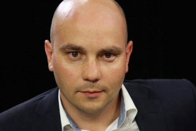 Former Chief Of Open Russia Removed From Flight, Detained