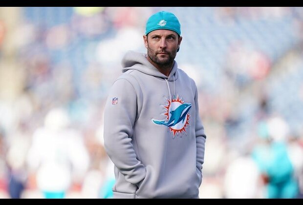 Dolphins dismiss two, including WR coach Wes Welker