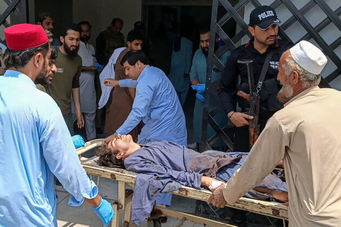 Seven killed, 20 injured in suicide bombing in Pakistan