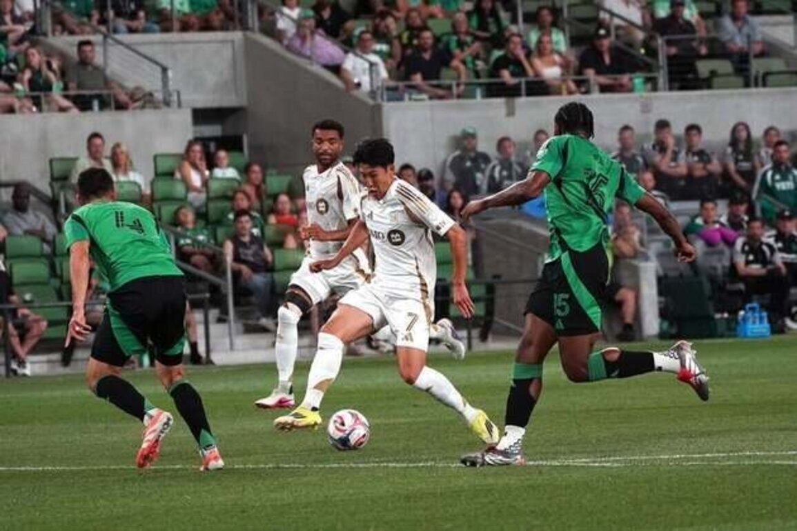 LAFC continue unbeaten start with scoreless draw at Austin
