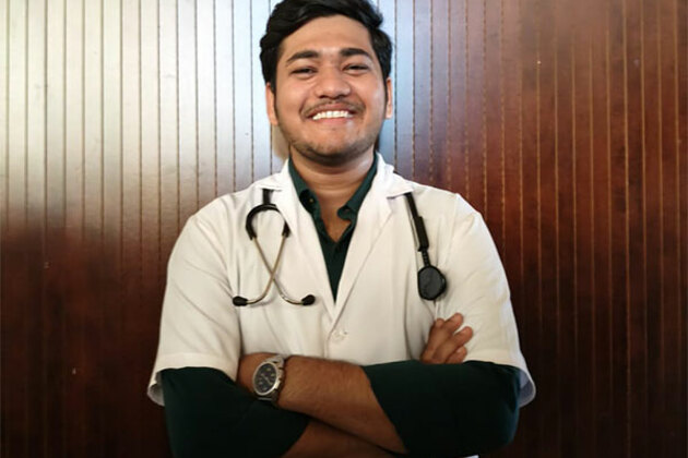 Het Joshi, enrolled through Gujarat's Shala Praveshotsav, becomes doctor