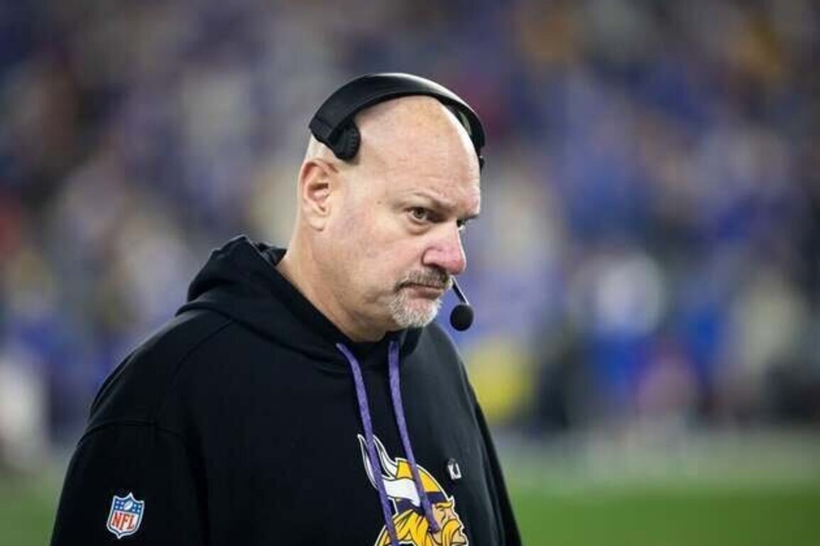 Vikings' Mike Pettine, former Browns head coach, retiring