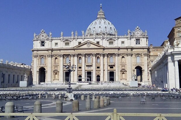Mosaics of St. Peter's Basilica preserved by workshop in Vatican