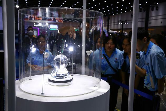 Scientists from multiple countries granted access to China's Chang'e-5 lunar samples for research