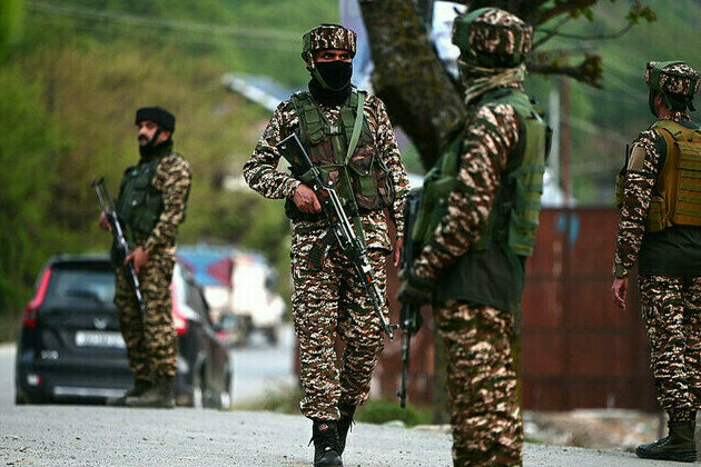 Pakistan warns of imminent Indian incursion  Reuters