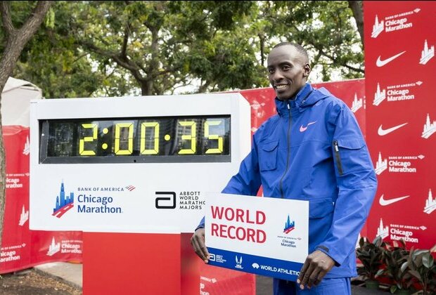 Kelvin Kiptum breaks marathon world record in Chicago