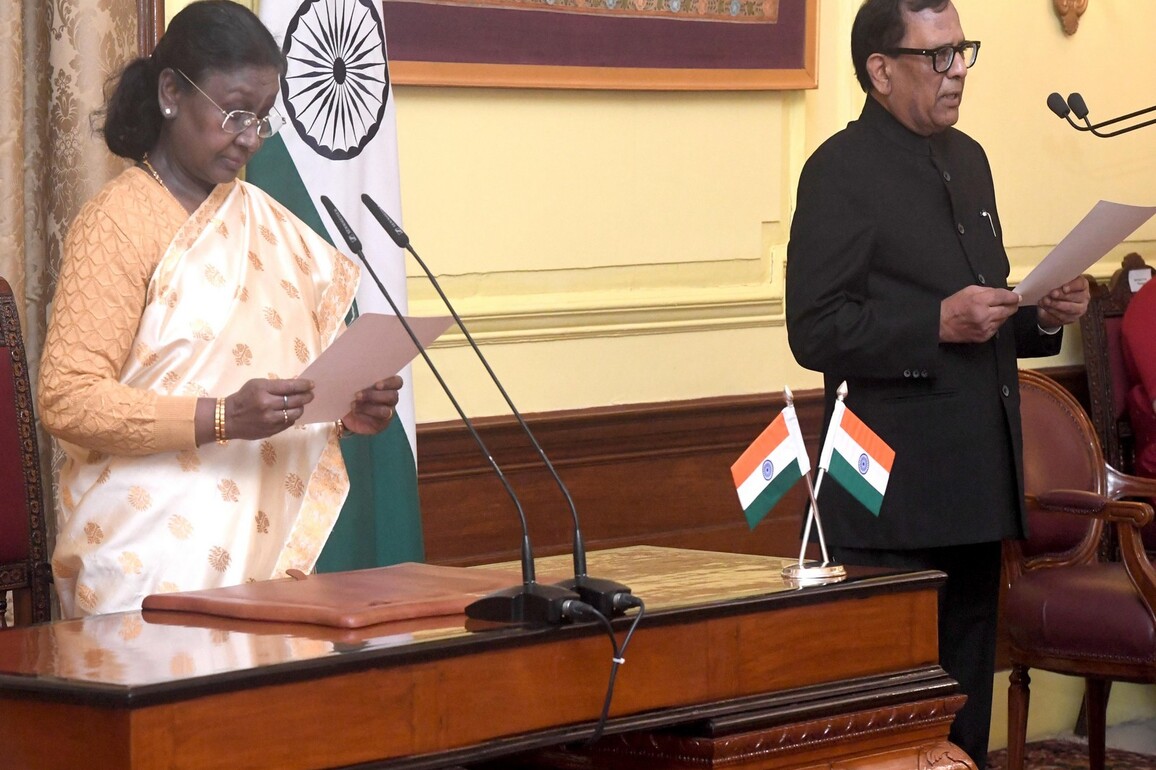 Ex-IAS officer Raj Kumar Goyal sworn in as Chief Information Commissioner