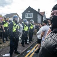 Epping hotel riot was sparked by one thing - and it wasn't the police - UK