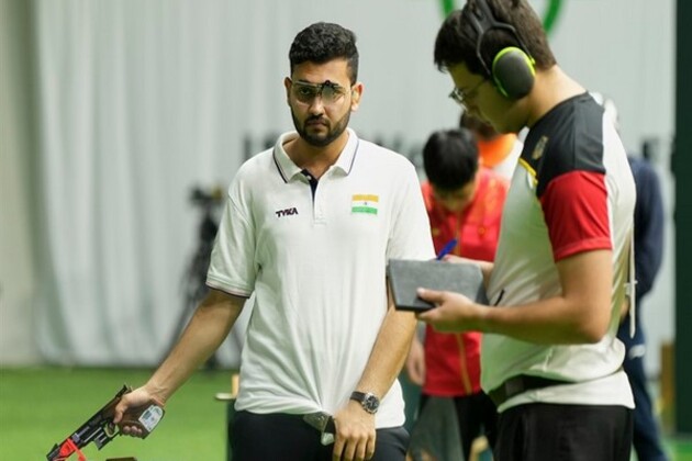 Anish Bhanwala wins silver in 25m rapid fire pistol at Asian Shooting Championship
