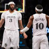 Anthony Davis returns, Mavericks dominate Nets