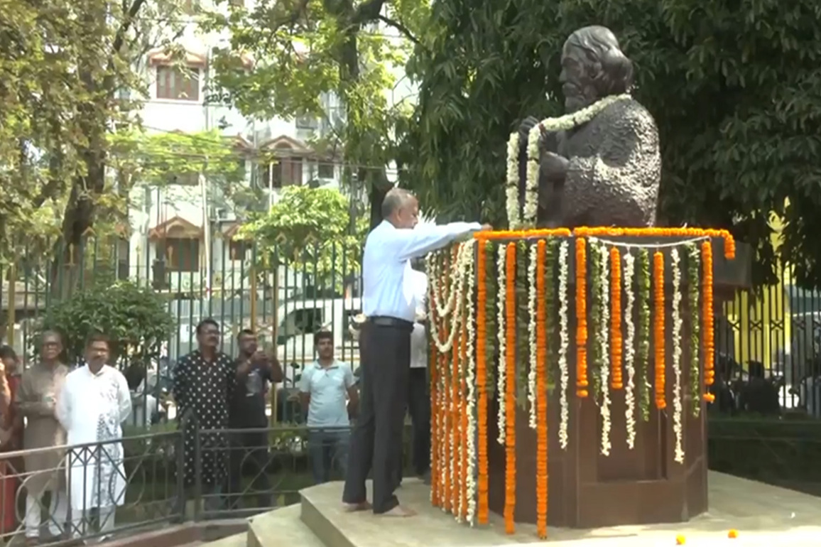 Siliguri Mayor Gautam Deb pays tribute to Rabindranath Tagore on his birth anniversary