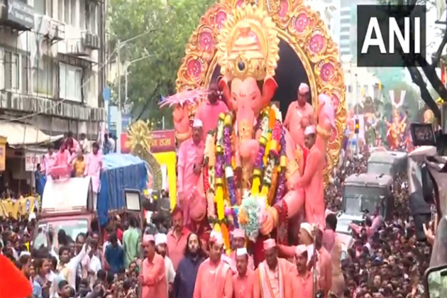 Mumbai: Lalbaugcha Raja Ganesh idol taken for visarjan amid emotional farewell by devotees
