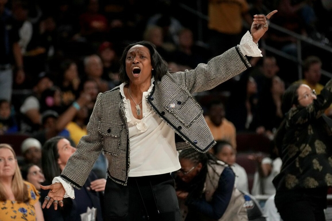 Cal's Charmin Smith ready to build for next NCAA Tournament run