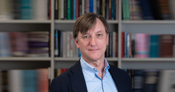 Nick Train vows to stick to his guns as Finsbury Growth & Income bets big on AI - Vimarsana News
