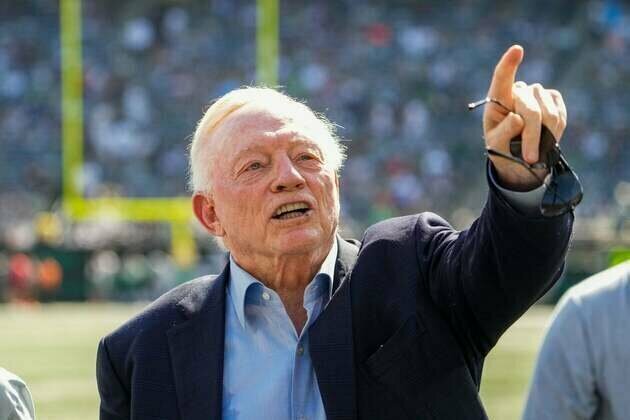 NFL fines Cowboys' Jerry Jones $250K for obscene gesture