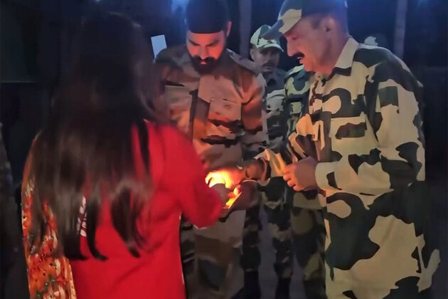 J-K: Indian Army celebrates Diwali with residents of Gohallan at LoC