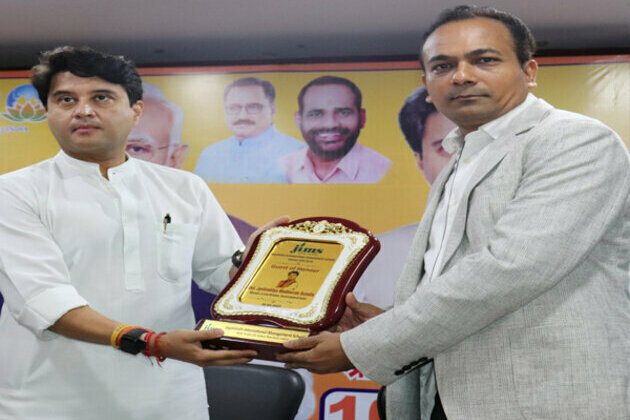 Minister of Civil Aviation, Jyotiraditya M. Scindia, addresses audience at JIMS, Kalkaji on 100th episode of Mann Ki Baat